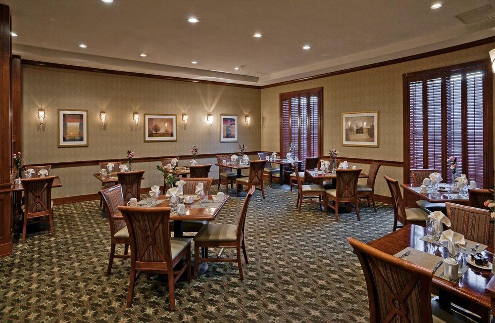 Doubletree By Hilton Boston Logan Airport Chelsea Hotell Exteriör bild