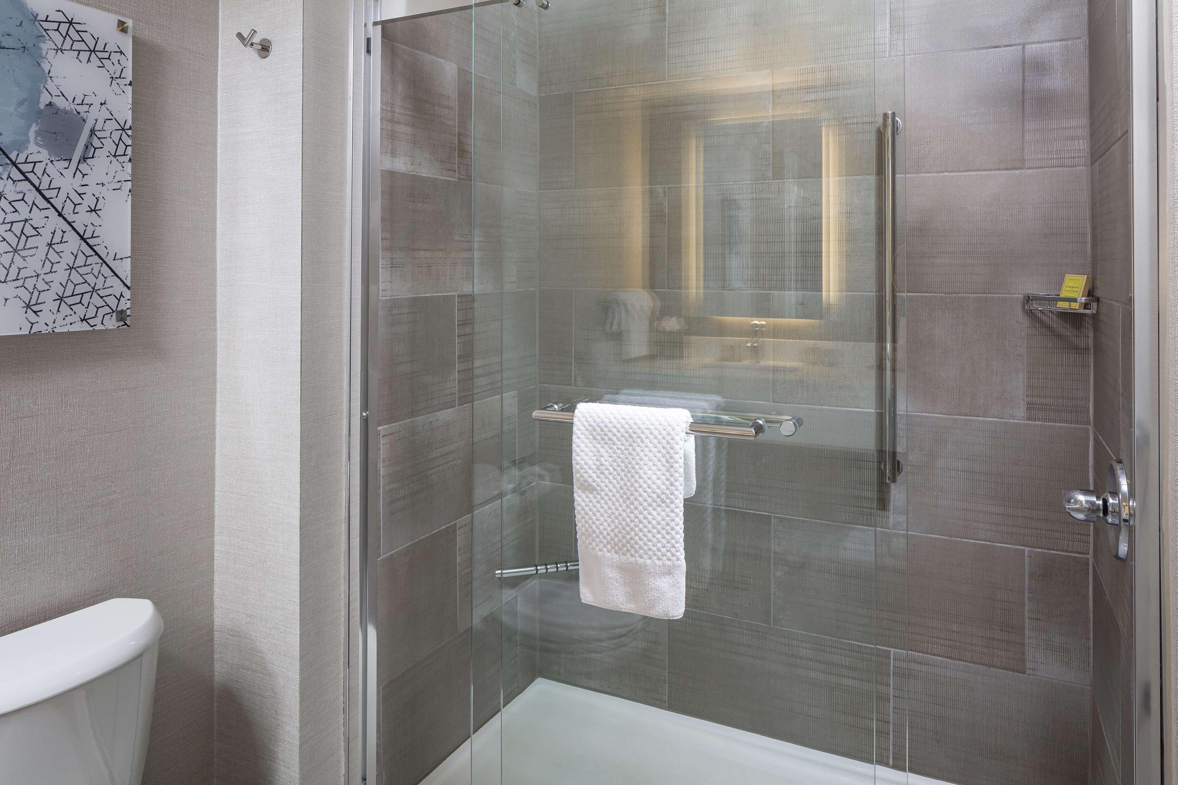 Doubletree By Hilton Boston Logan Airport Chelsea Hotell Rum bild