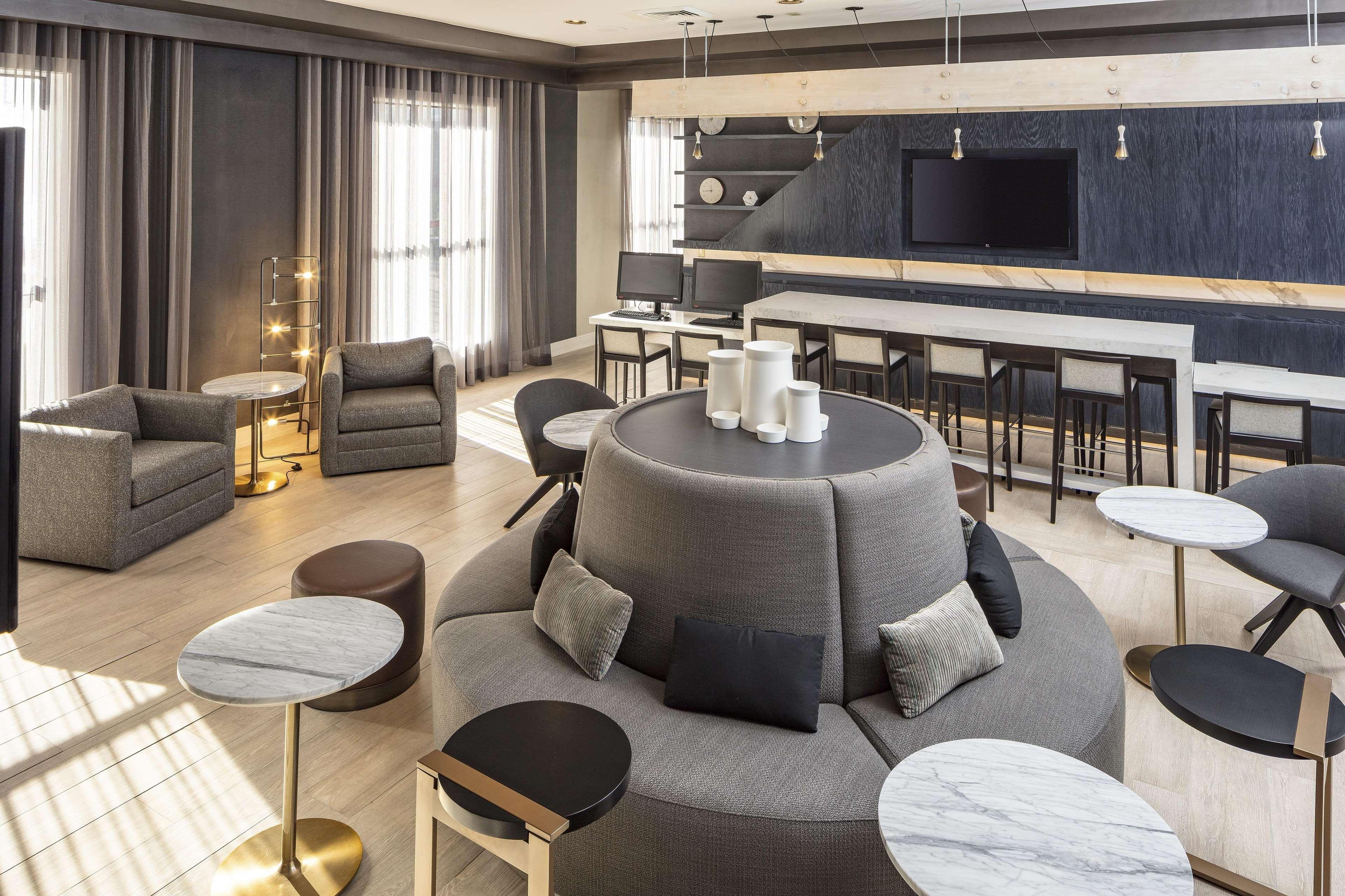 Doubletree By Hilton Boston Logan Airport Chelsea Hotell Inreriör bild