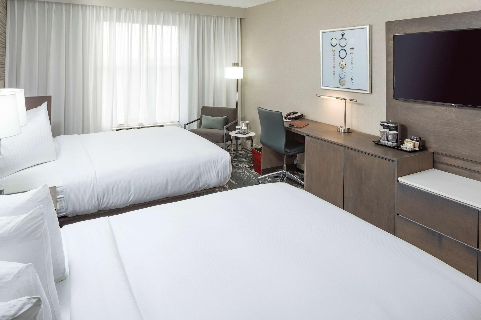 Doubletree By Hilton Boston Logan Airport Chelsea Hotell Exteriör bild