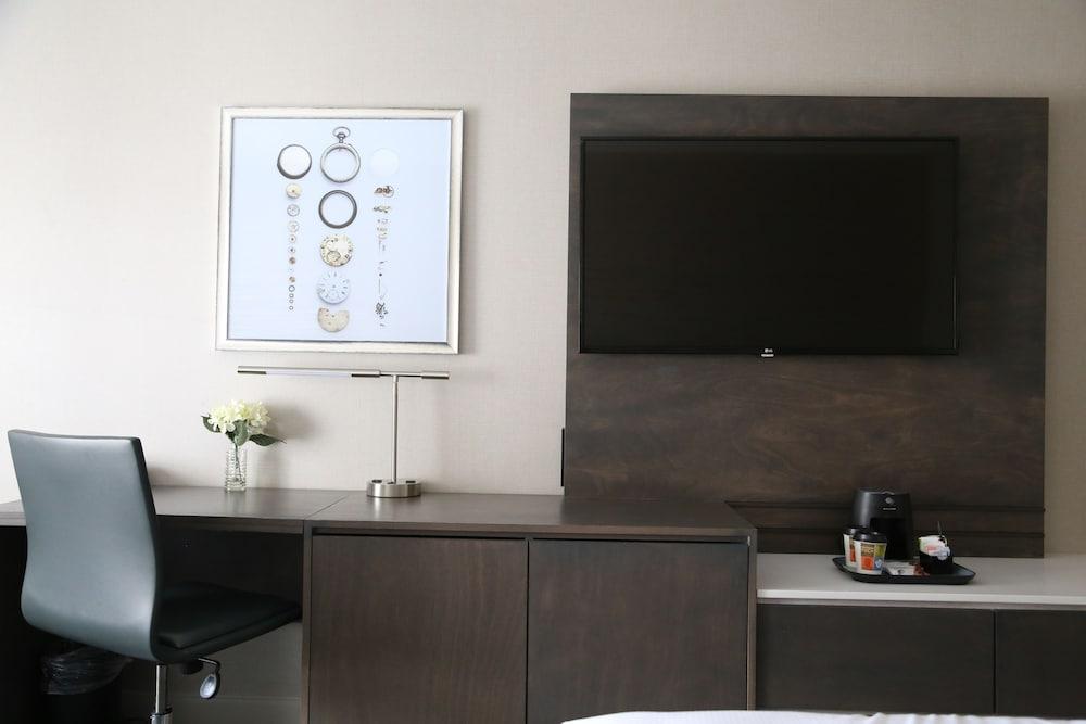 Doubletree By Hilton Boston Logan Airport Chelsea Hotell Exteriör bild